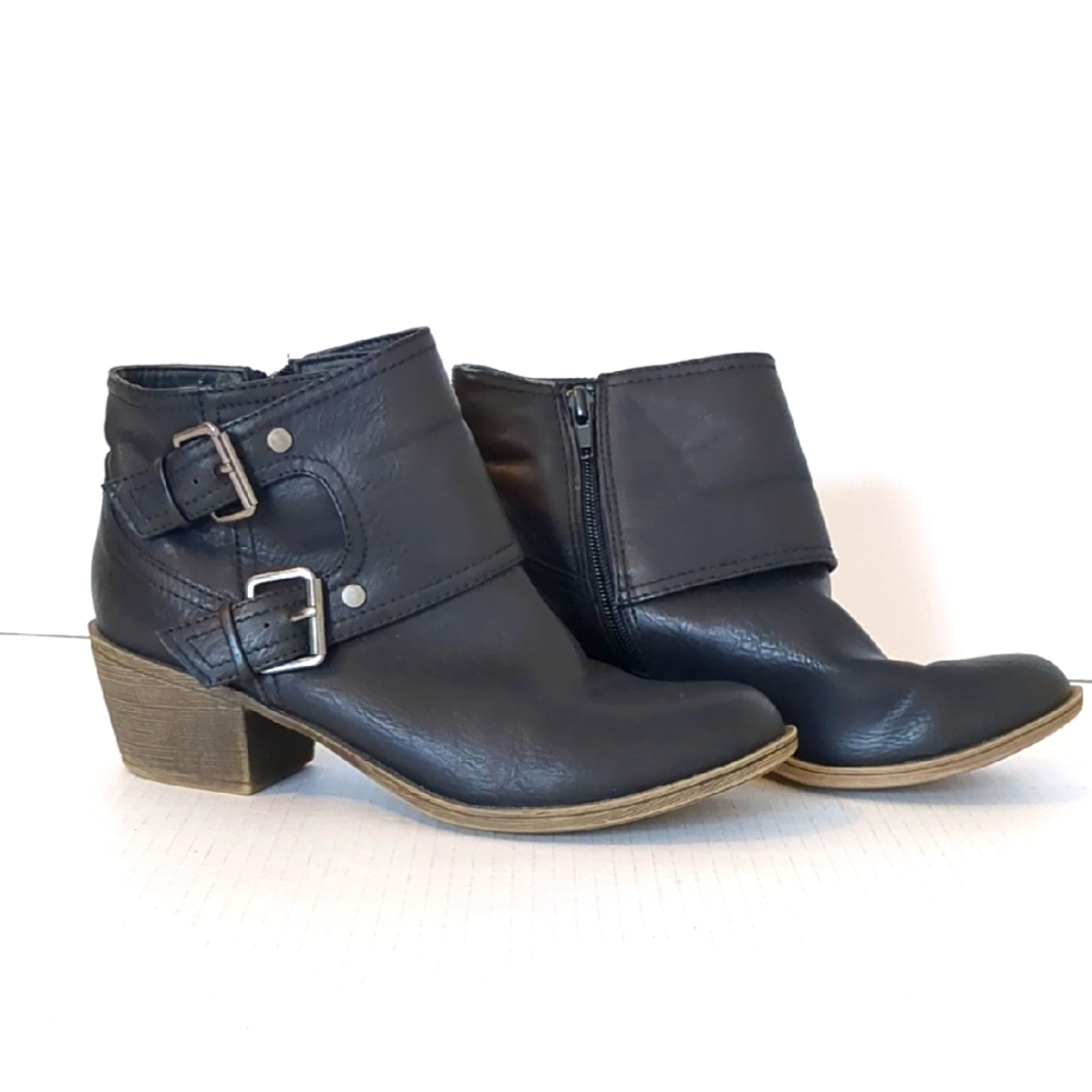 Falls Creek Black Ankle Boots